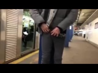 dad bulging and unloading nyc subway